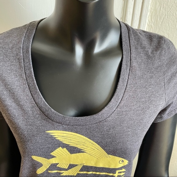 Patagonia Gray Tee with Gold Graphic - Picture 7 of 15